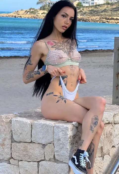 Viola Cami